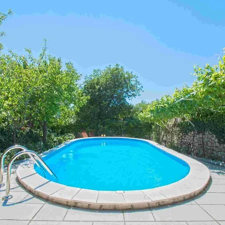Holiday home Kruzic Kuca *