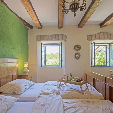 Kruzic Kuca Case de vacanță Grižane